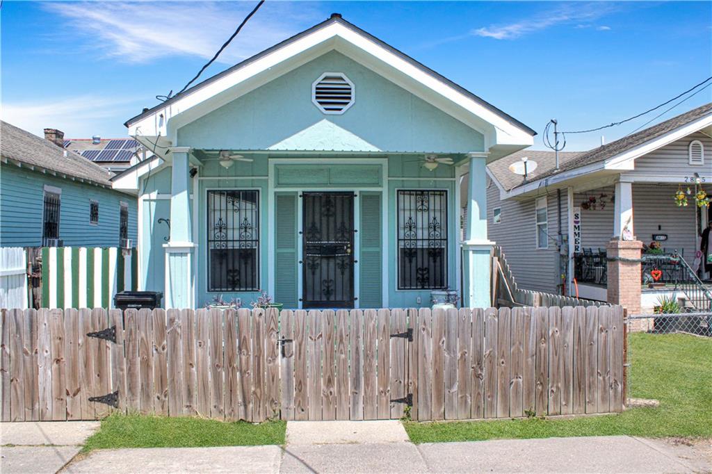 2813 North Rocheblave Street New Orleans, LA 70117 - Photo 1 of 13