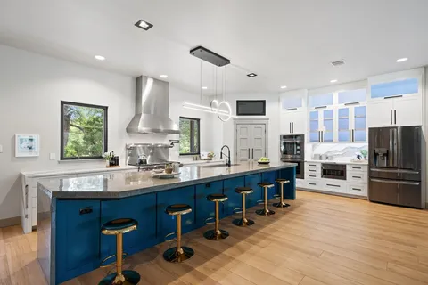 $1,225,000 | 9207 Claxton Drive, Austin, TX 78736