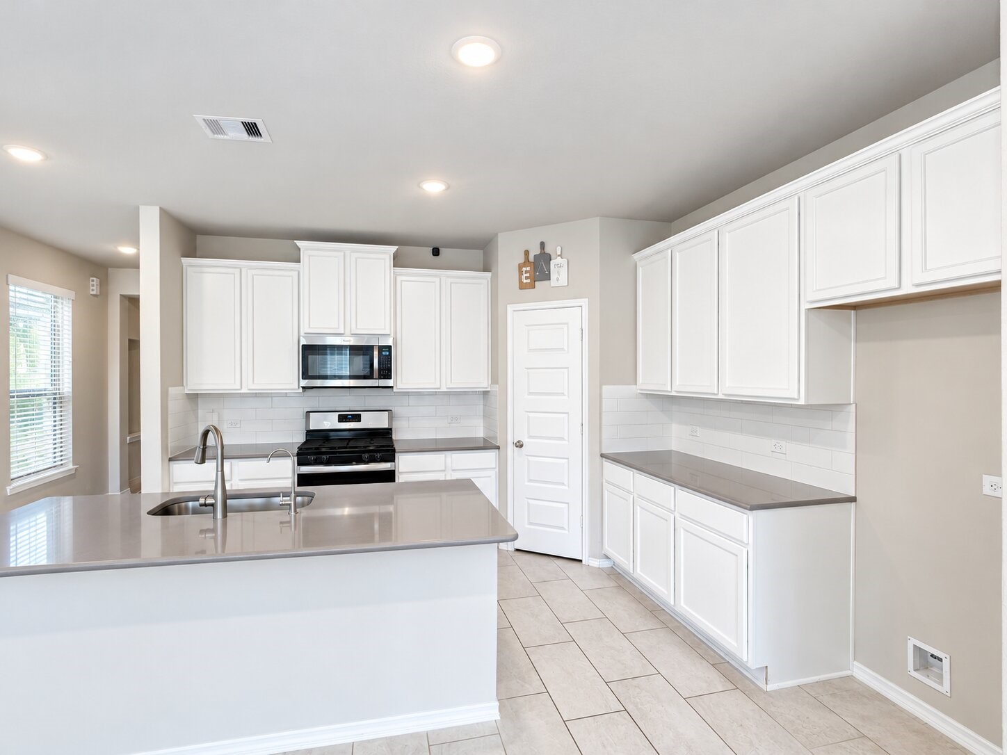 17758 White Lightning Way Spring, TX 77379 - Photo 9 of 22 Gallery Image 9
