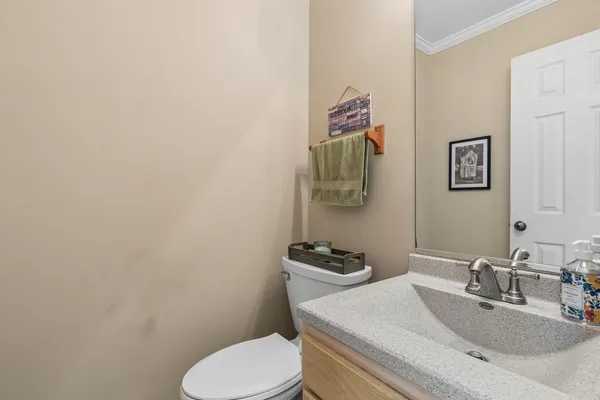 $399,000 | 701 Carriage Hill Road, Island Lake, IL 60042