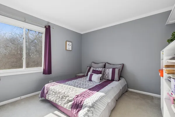 $399,000 | 701 Carriage Hill Road, Island Lake, IL 60042