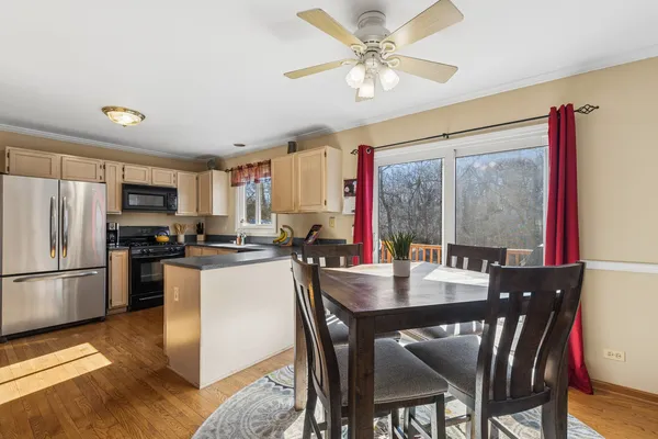 $399,000 | 701 Carriage Hill Road, Island Lake, IL 60042