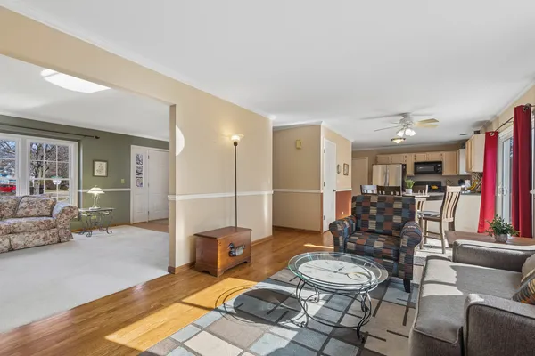 $399,000 | 701 Carriage Hill Road, Island Lake, IL 60042