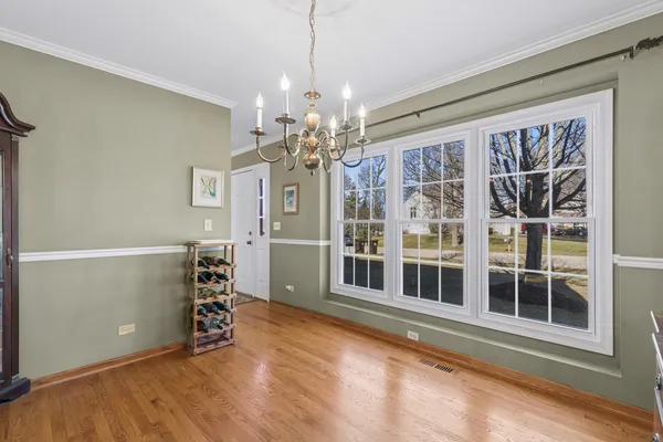 $399,000 | 701 Carriage Hill Road, Island Lake, IL 60042