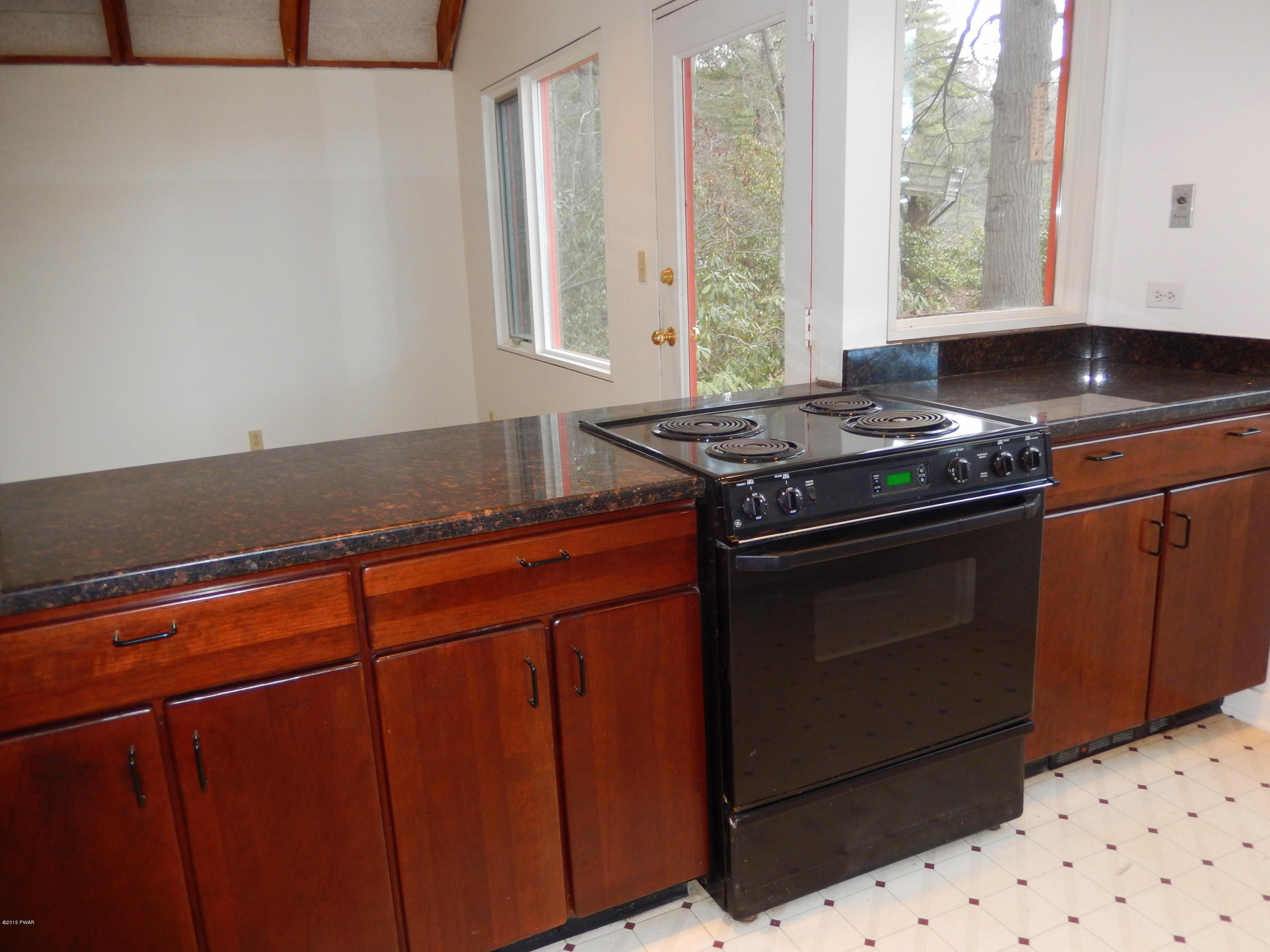 108 Fairview Hemlock Point Road Road Tafton, PA 18464 - Photo 18 of 59