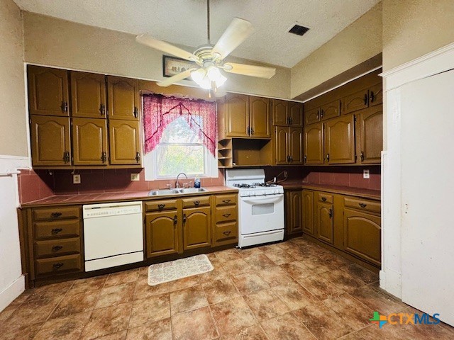 740 Old Georgetown Road Gatesville, TX 76528 - Photo 2 of 42