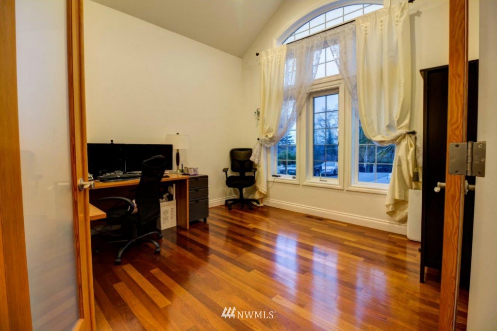 6144 South Langston Road Seattle, WA 98178 - Photo 8 of 21 Gallery Image 8