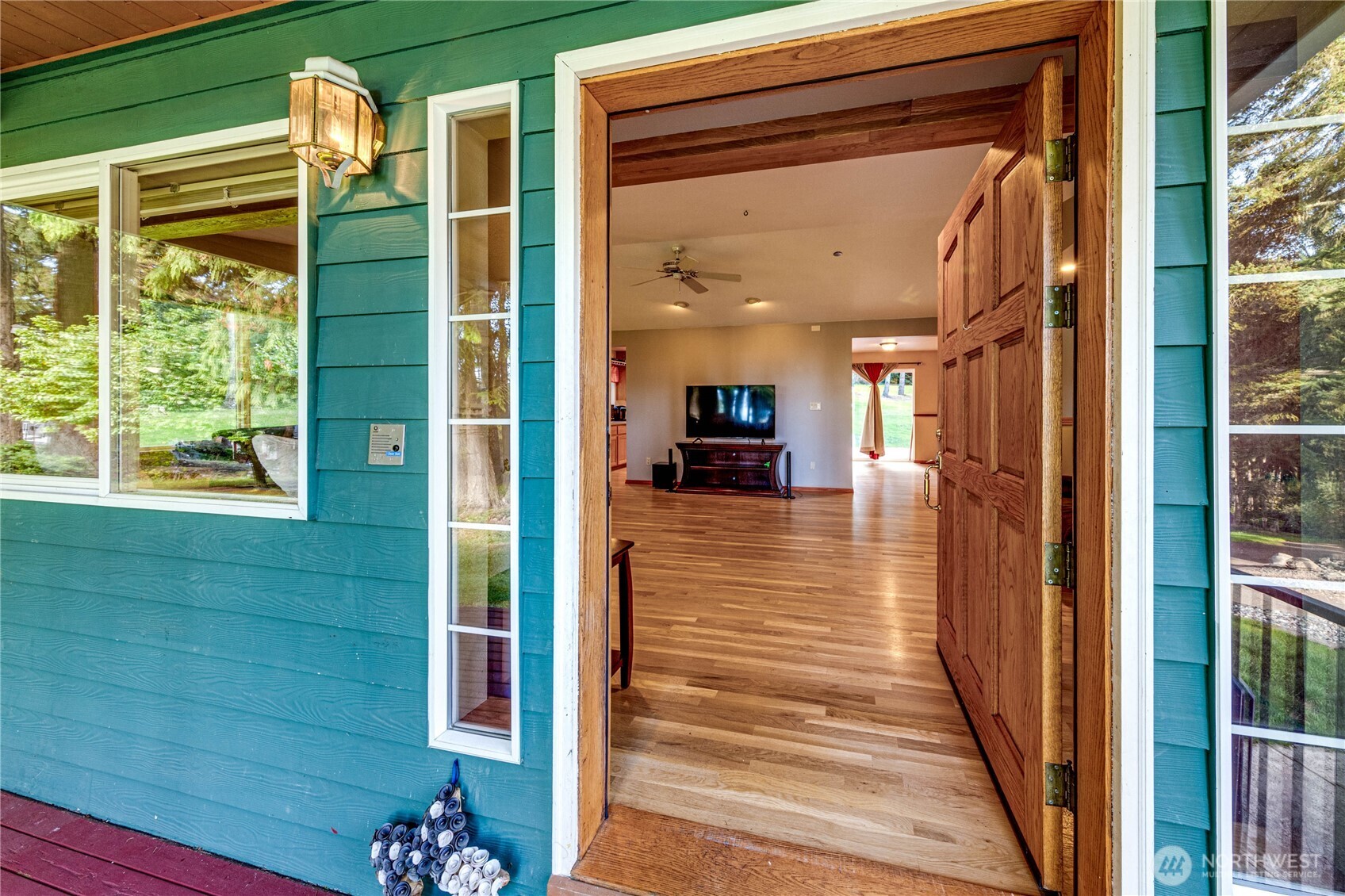 73 Ross Lane Port Angeles, WA 98363 - Photo 4 of 40 a view of entryway and hall with wooden floor