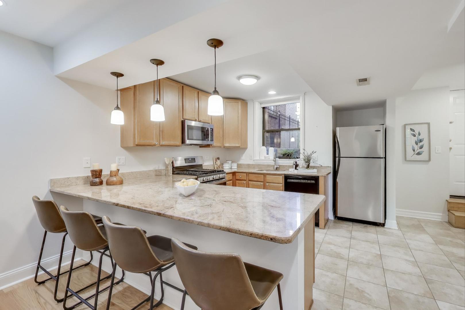 2201 West Winona Street, Unit G Chicago, IL 60625 - Photo 6 of 20