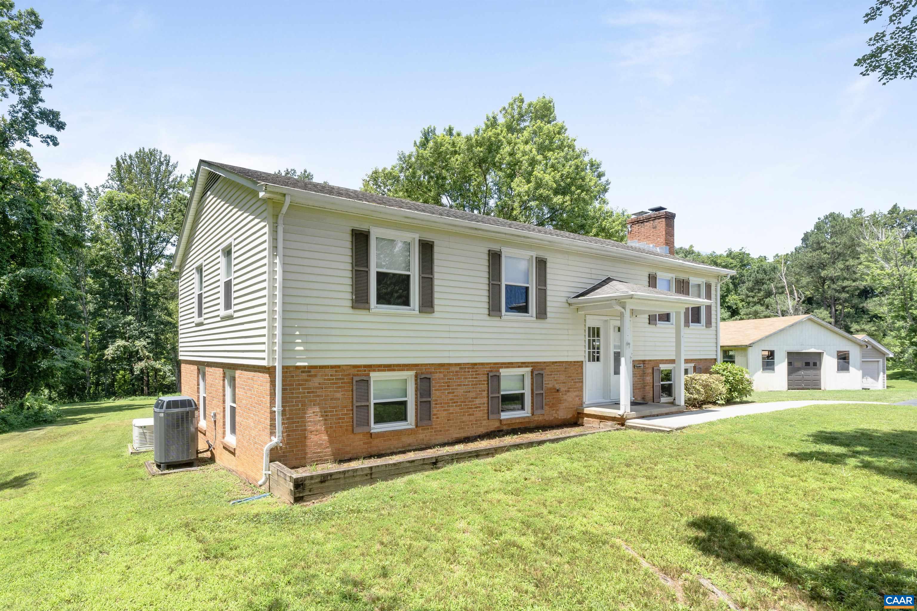 2612 Lawrence Road Charlottesville, VA 22901 - Photo 3 of 31