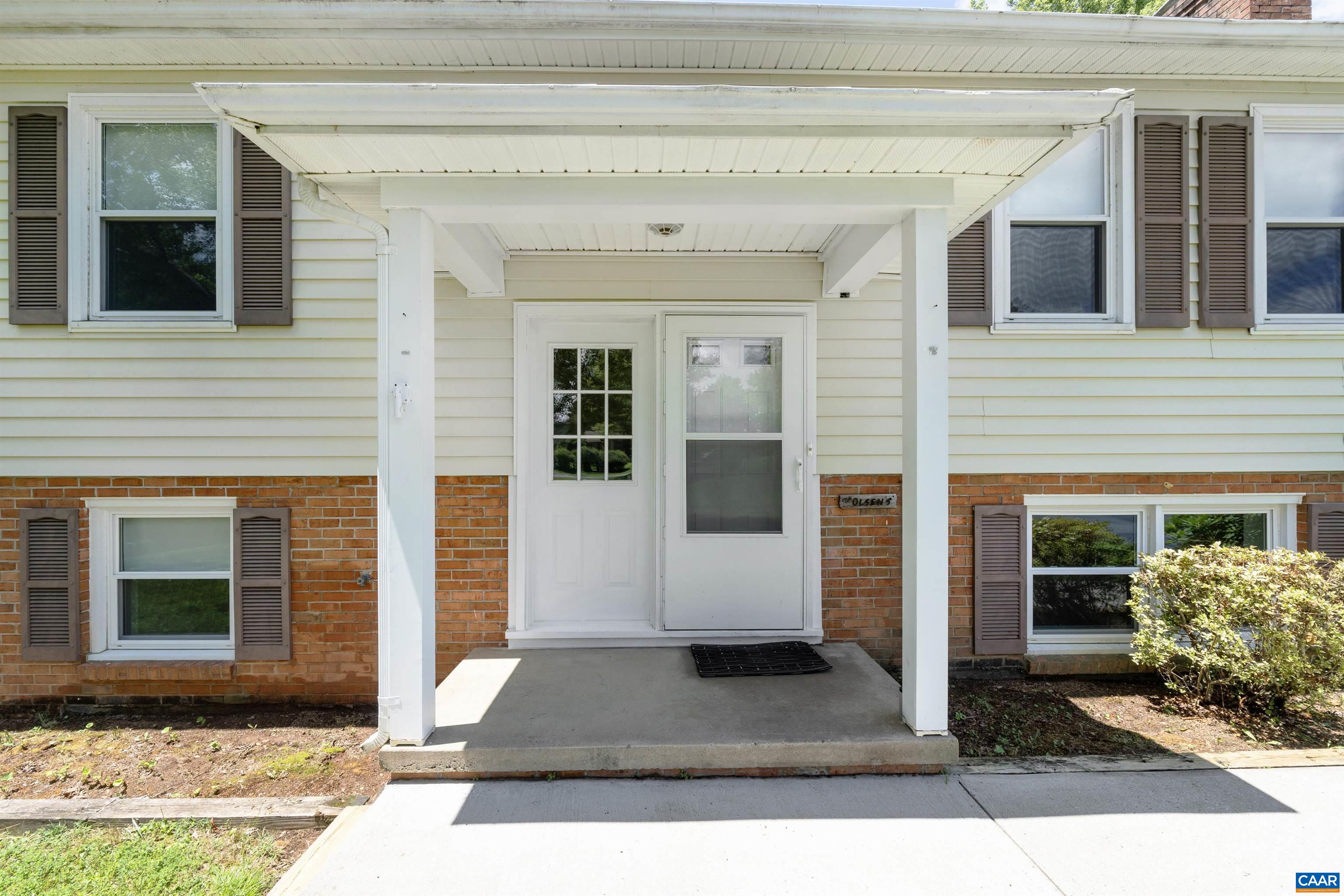 2612 Lawrence Road Charlottesville, VA 22901 - Photo 4 of 31