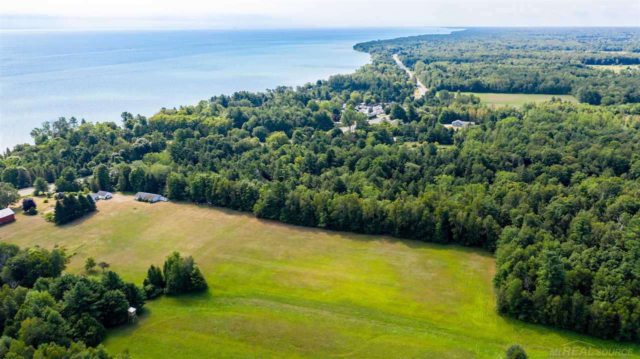 2390 Lakeshore Road Applegate, MI 48401 - Photo 33 of 38