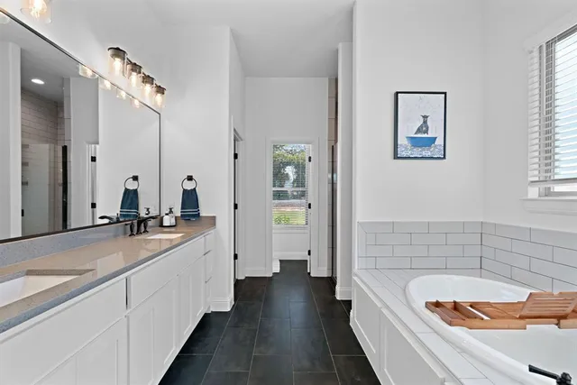 $569,900 | 2027 Feather Lane, Weatherford, TX 76088