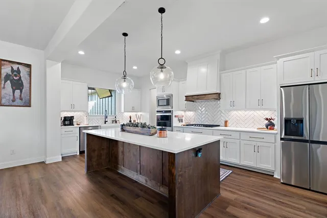 $569,900 | 2027 Feather Lane, Weatherford, TX 76088