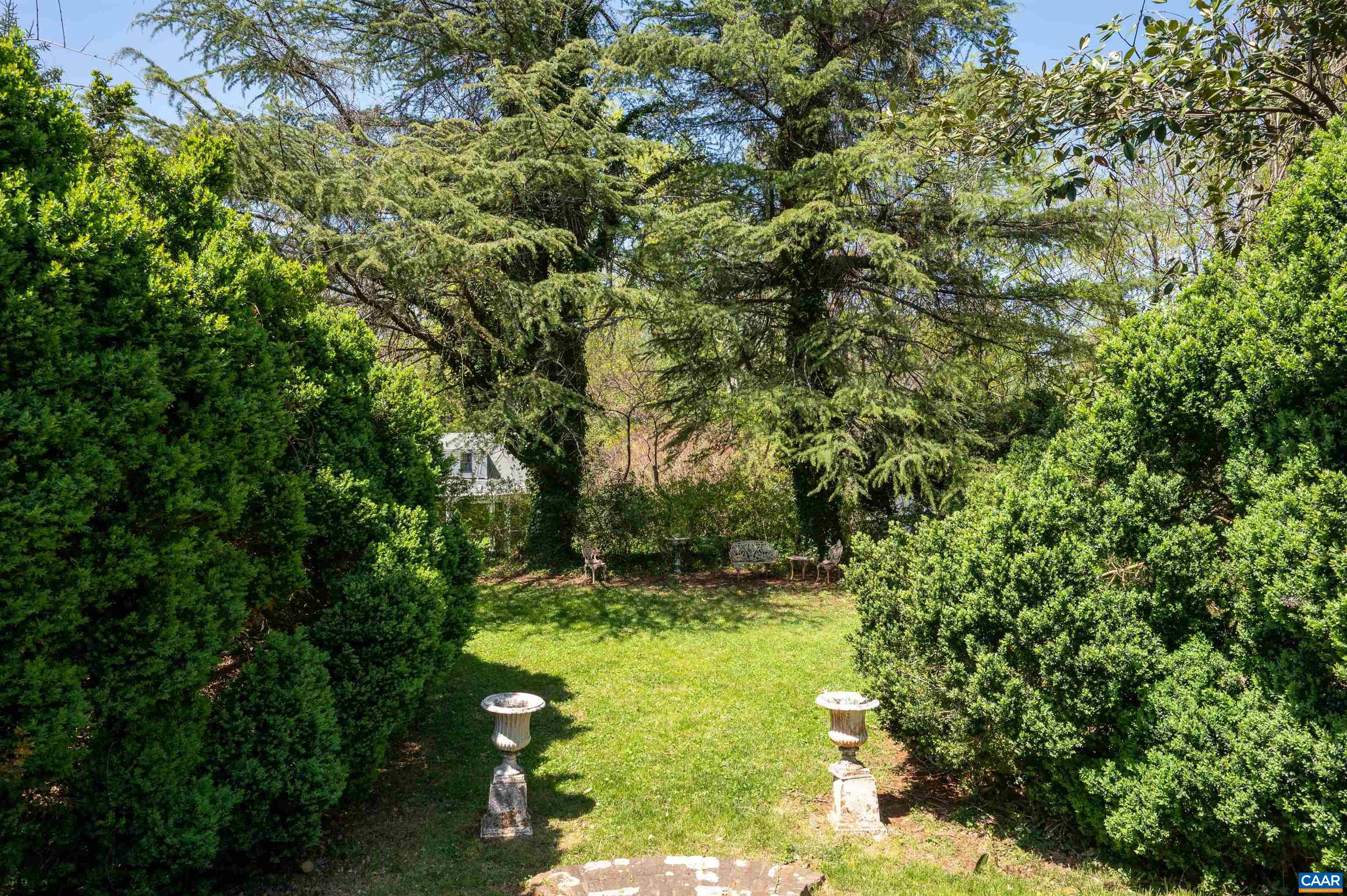 933 Rugby Road Charlottesville, VA 22903 - Photo 17 of 22 Gallery Image 17