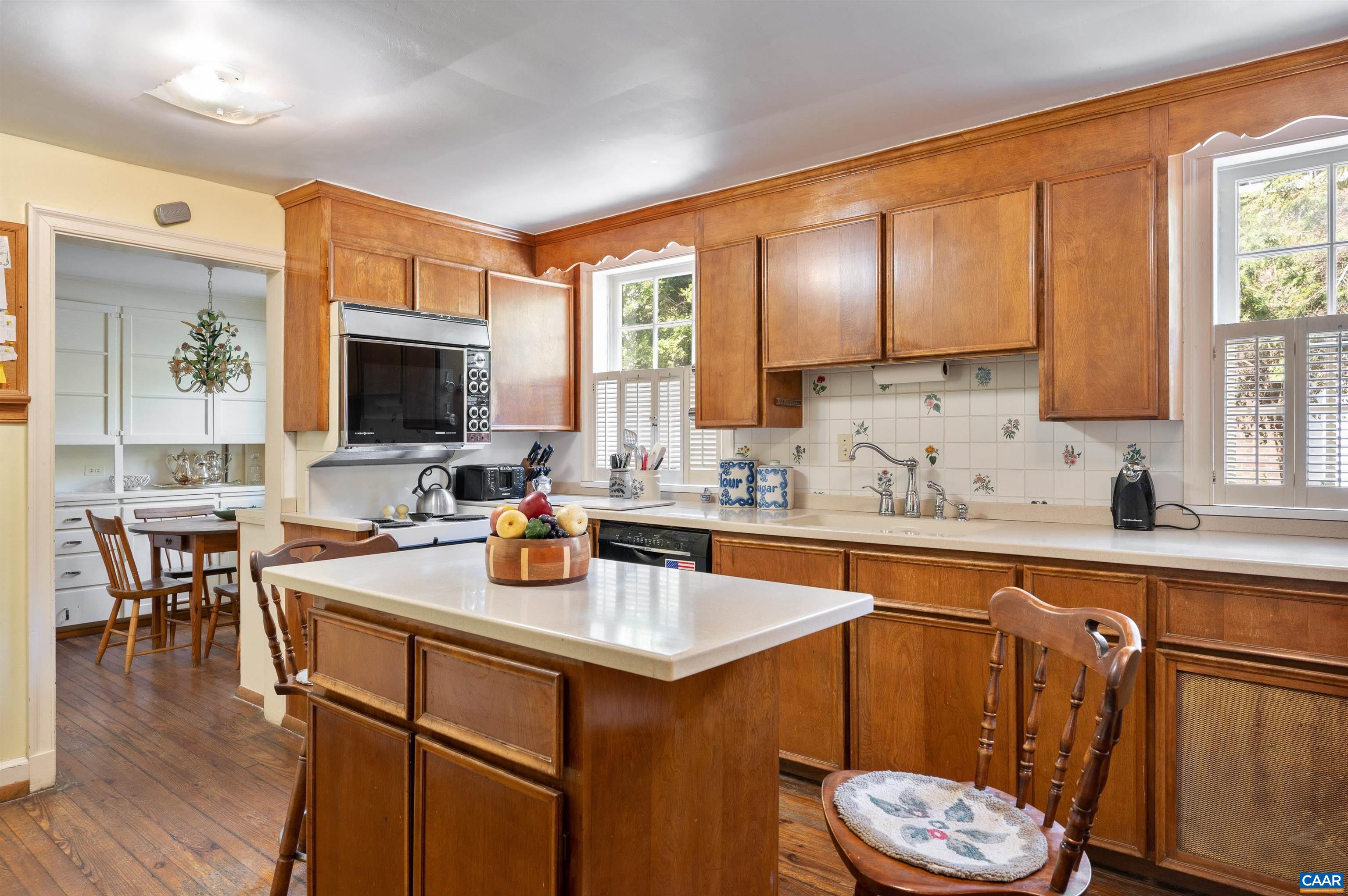 933 Rugby Road Charlottesville, VA 22903 - Photo 9 of 22 Gallery Image 9