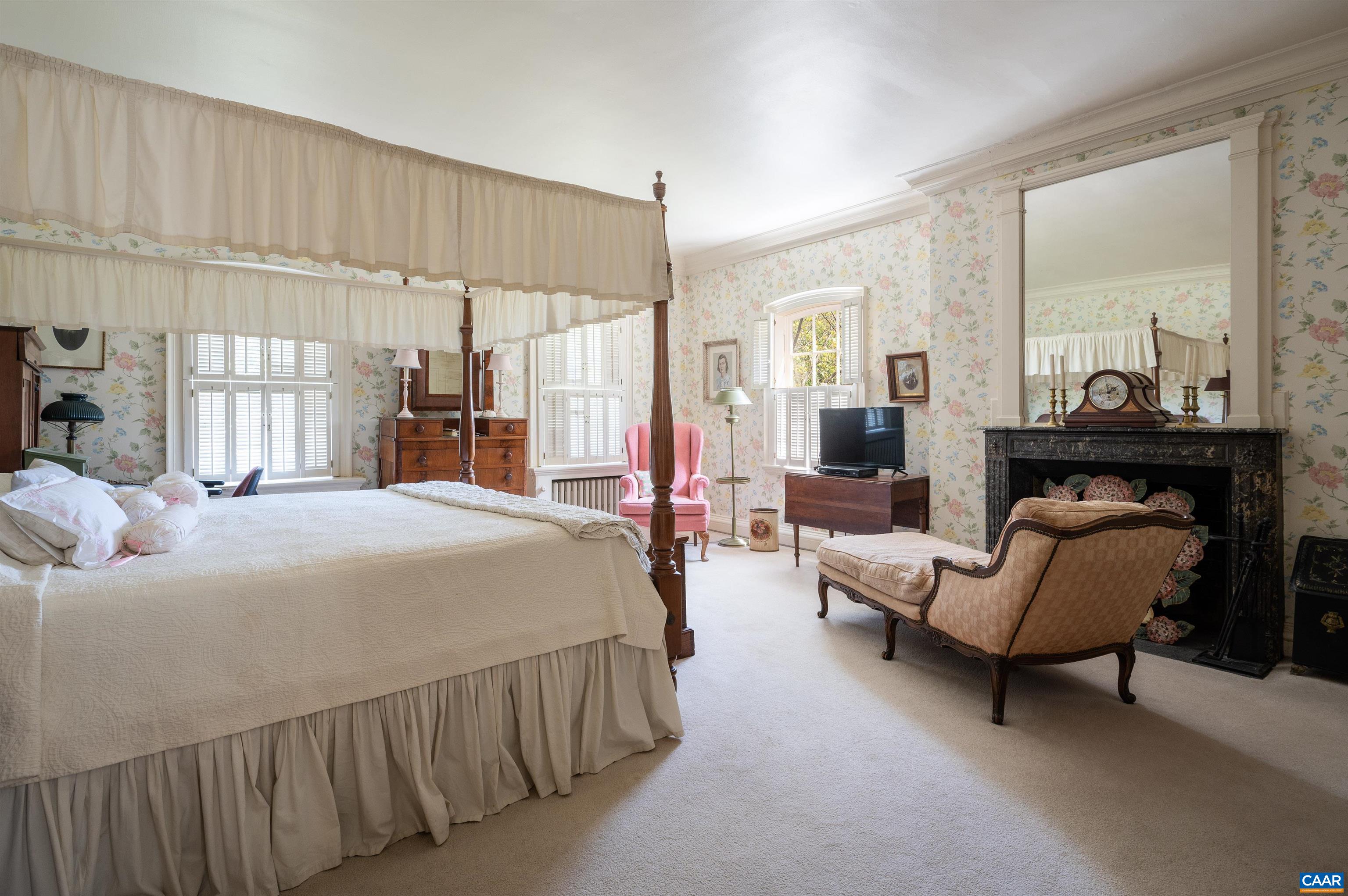 933 Rugby Road Charlottesville, VA 22903 - Photo 10 of 22 Gallery Image 10