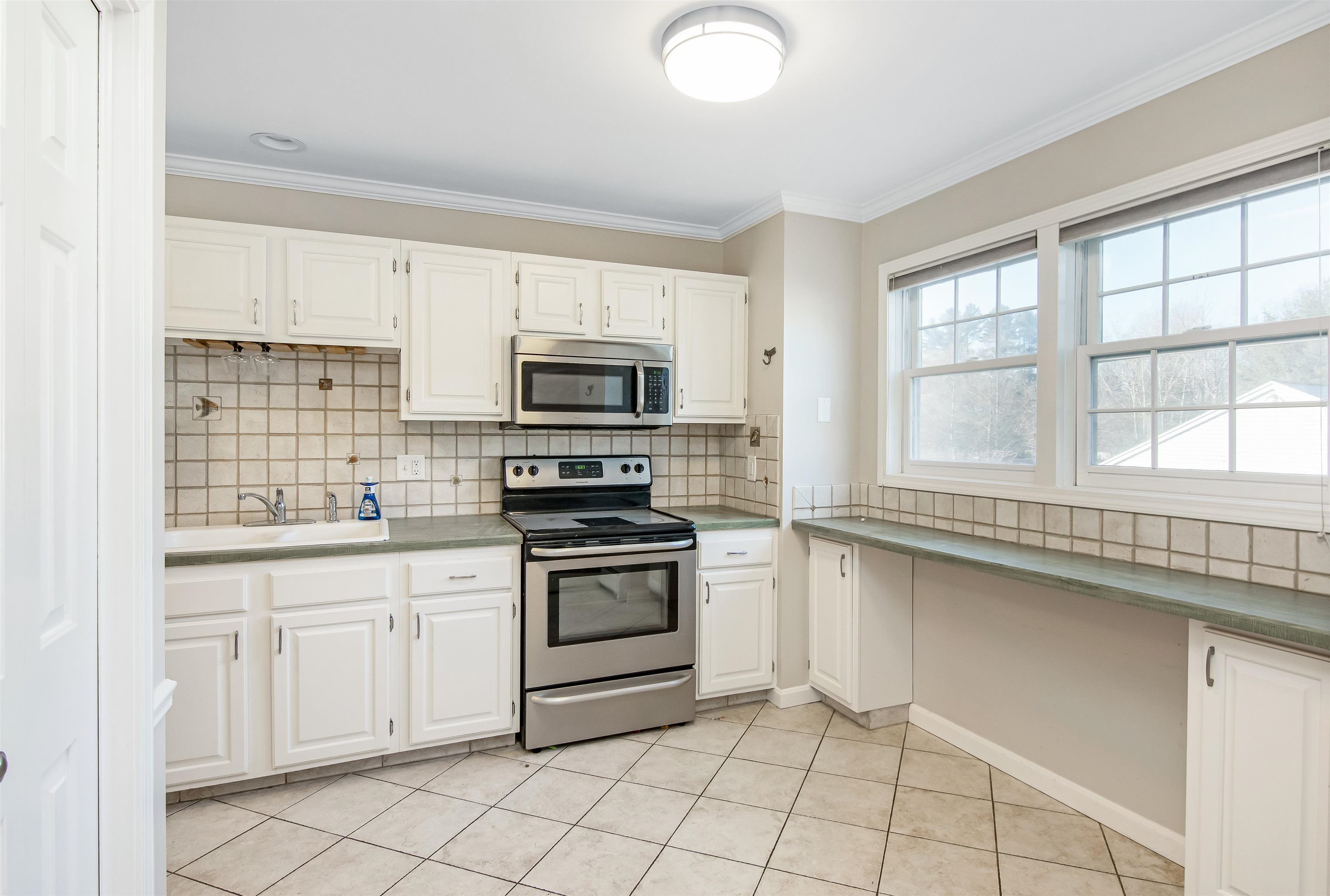 33 Harbor View Road, Unit 1204 South Burlington, VT 05403 - Photo 9 of 23 Gallery Image 9