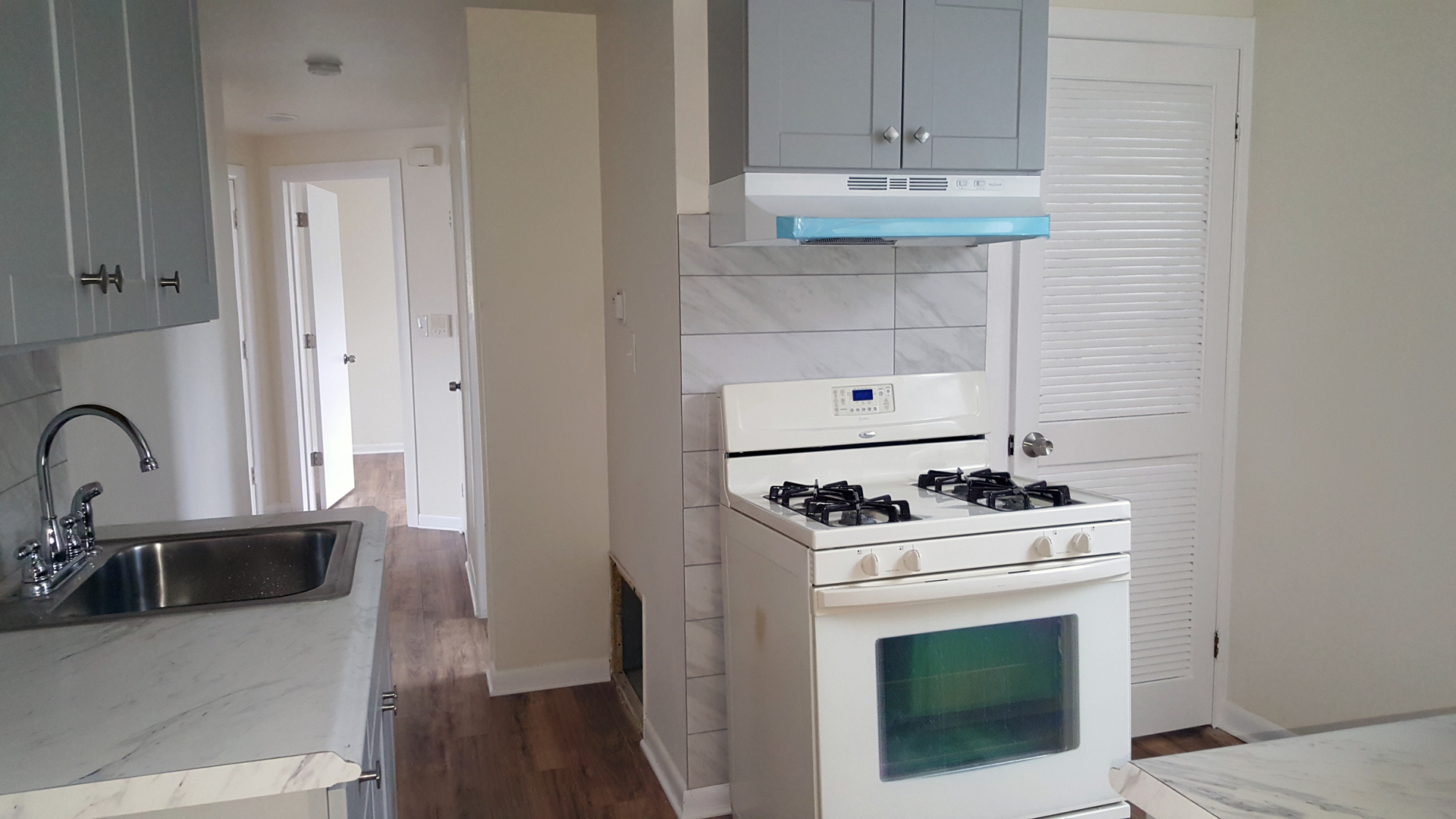 3560 West Cortland Street, Unit 2E Chicago, IL 60647 - Photo 3 of 7