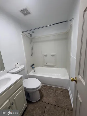 $1,900 | 21 Monhegan Court, Unit 28B, Nottingham, MD 21236