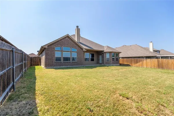 $2,600 | 637 Peach Lane, Burleson, TX 76028