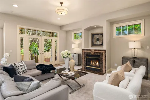 $3,828,000 | 2411 98th Avenue Northeast, Clyde Hill, WA 98004