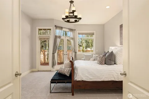 $3,828,000 | 2411 98th Avenue Northeast, Clyde Hill, WA 98004