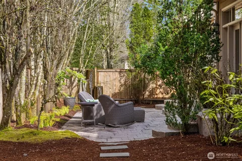 $3,828,000 | 2411 98th Avenue Northeast, Clyde Hill, WA 98004