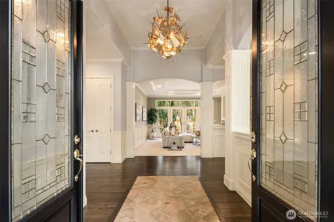 $3,828,000 | 2411 98th Avenue Northeast, Clyde Hill, WA 98004