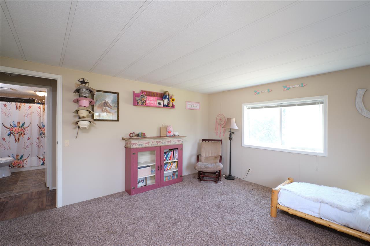 39017 North Madison Road Elk, WA 99009 - Photo 14 of 32