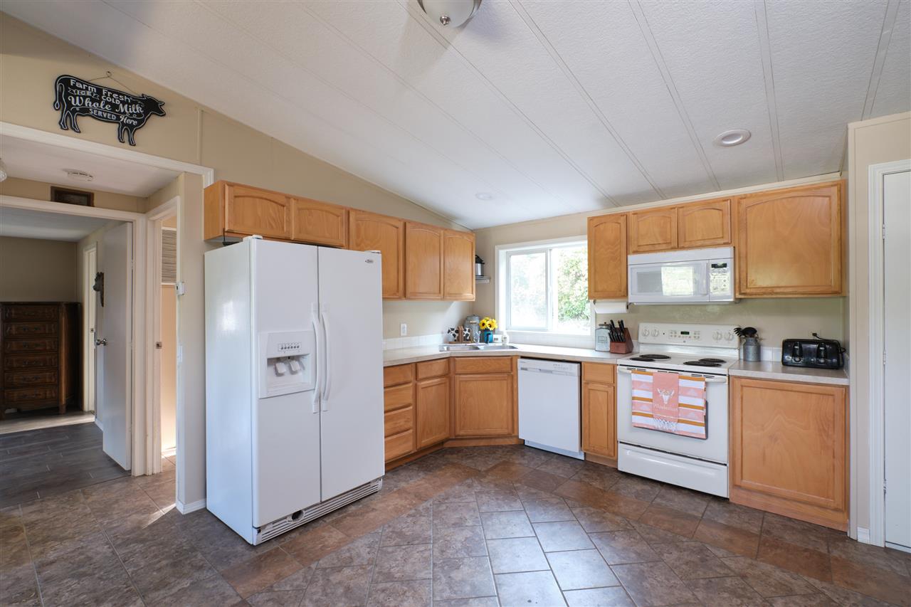 39017 North Madison Road Elk, WA 99009 - Photo 4 of 32