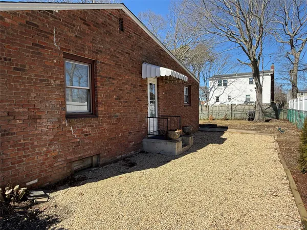 a view of entrance of the house