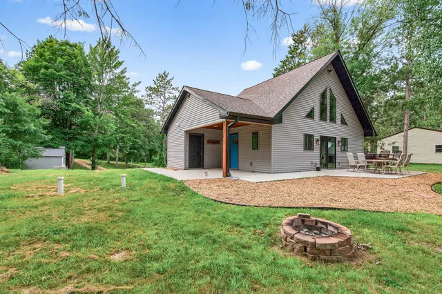 $405,000 | 342 Paulsen Lake Court, Osceola, WI 54020