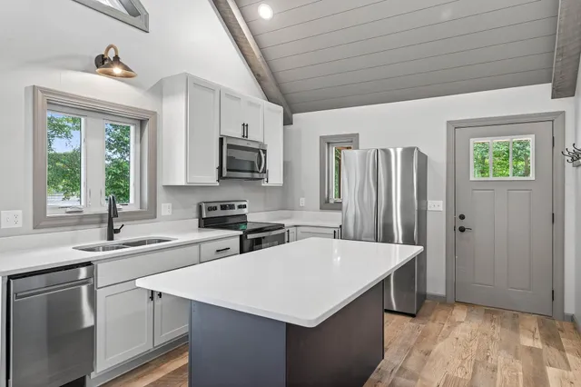 $405,000 | 342 Paulsen Lake Court, Osceola, WI 54020