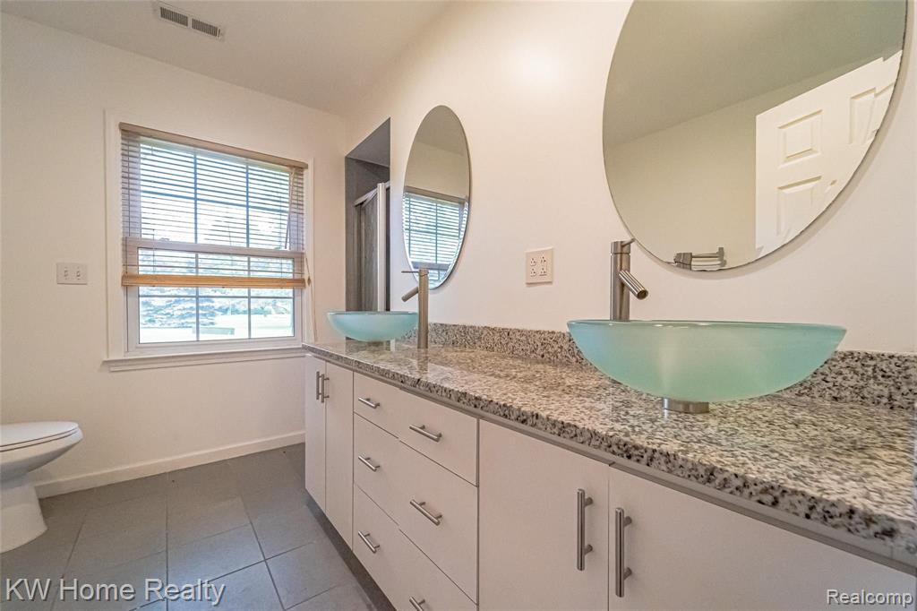 6914 Halyard Road Bloomfield Hills, MI 48301 - Photo 19 of 44