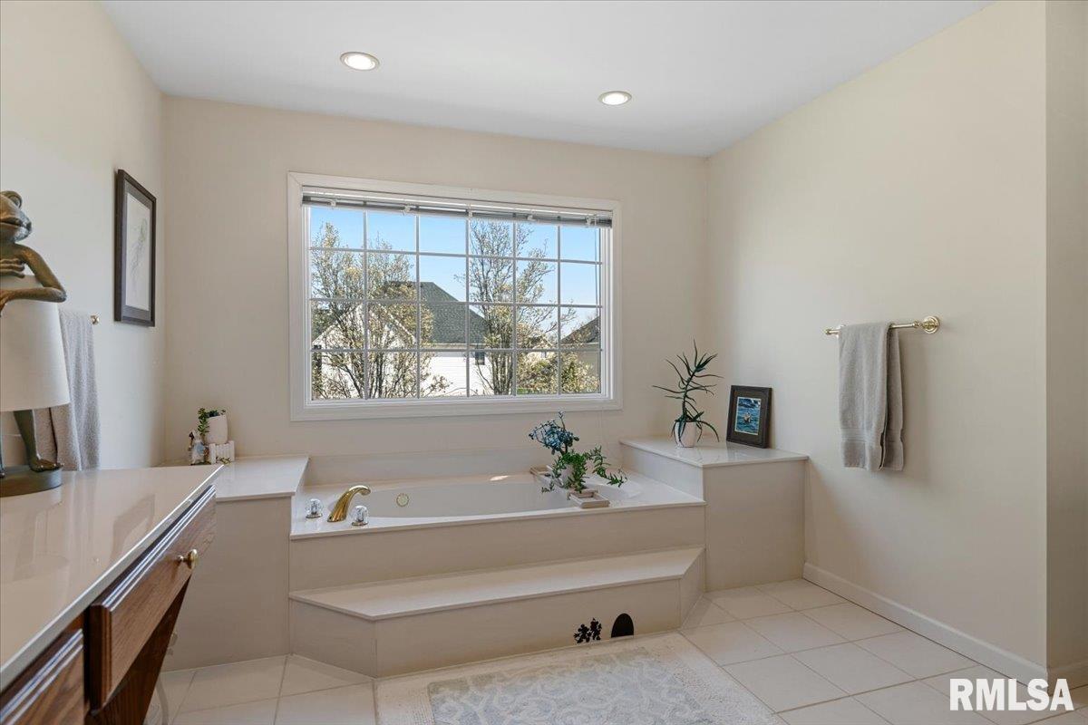 2612 Dickens Drive Springfield, IL 62711 - Photo 37 of 58 Gallery Image 37