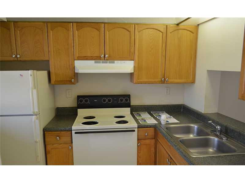 11204 West Sample Road, Unit 3A Coral Springs, FL 33065 - Photo 4 of 10 Kitchen