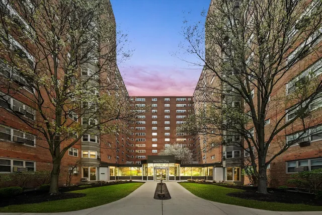 $1,750 | 4970 North Marine Drive, Unit 1129, Chicago, IL 60640