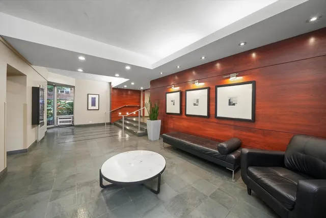 $1,750 | 4970 North Marine Drive, Unit 1129, Chicago, IL 60640