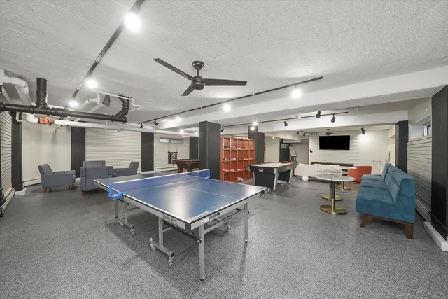 $1,750 | 4970 North Marine Drive, Unit 1129, Chicago, IL 60640