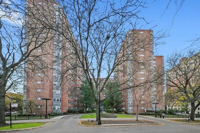 $1,750 | 4970 North Marine Drive, Unit 1129, Chicago, IL 60640