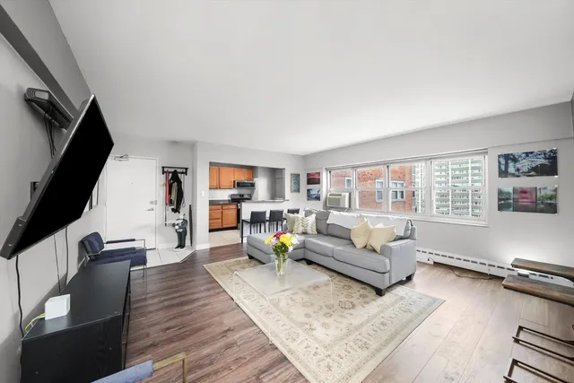 $1,750 | 4970 North Marine Drive, Unit 1129, Chicago, IL 60640