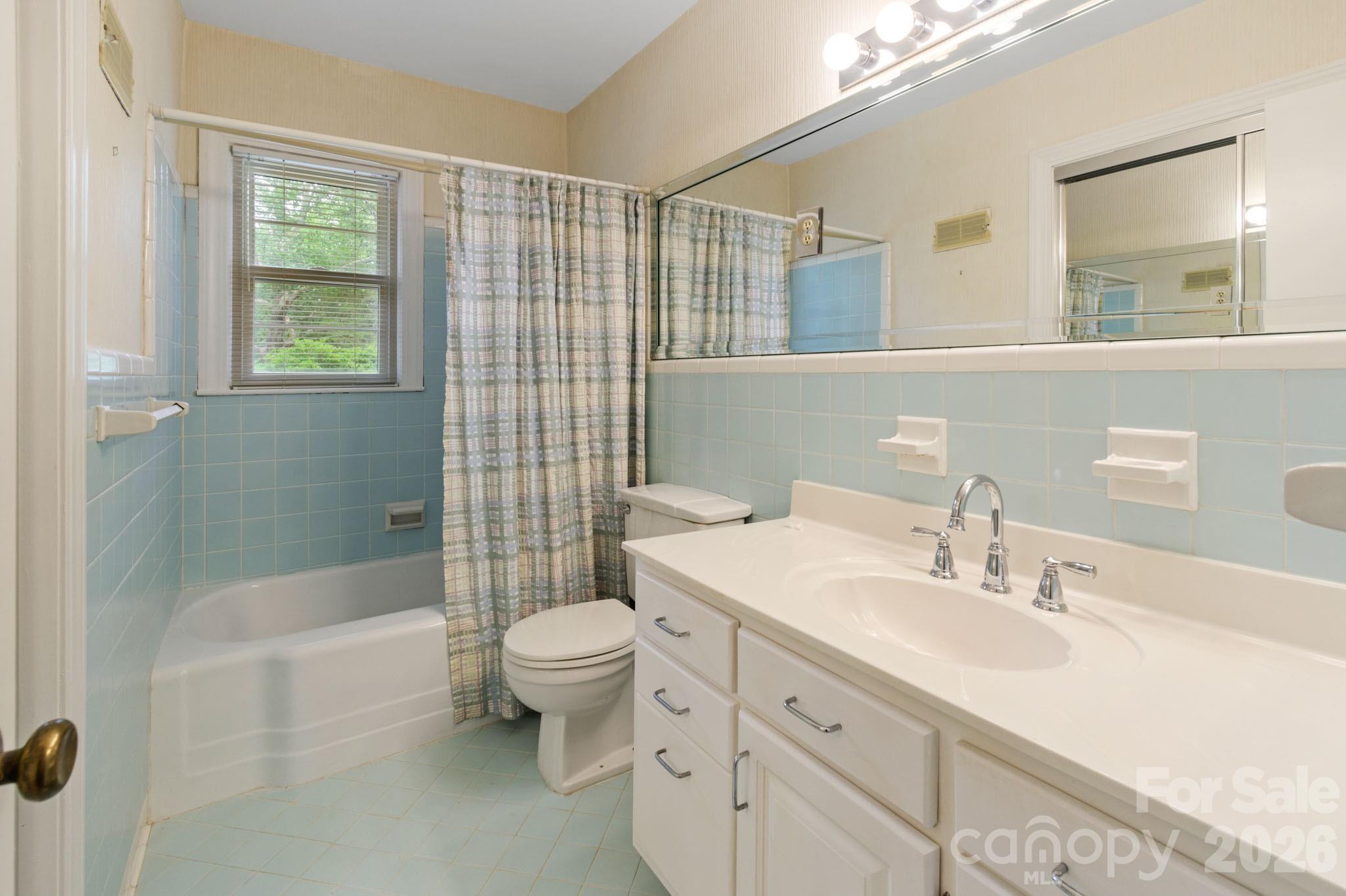 4215 Chelmsford Road Charlotte, NC 28211 - Photo 11 of 23 Gallery Image 11