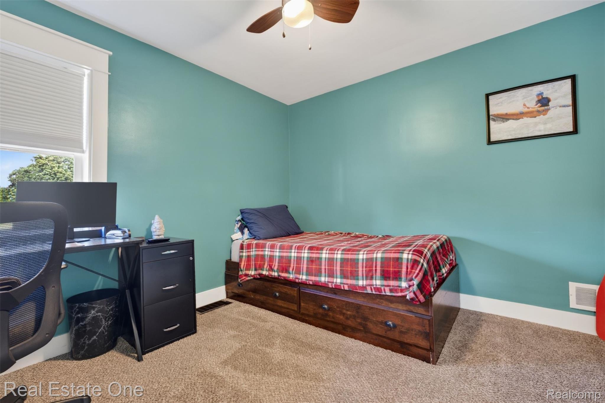 2355 South Sashabaw Road Ortonville, MI 48462 - Photo 29 of 57 35) Upstairs Bedroom 2.jpg