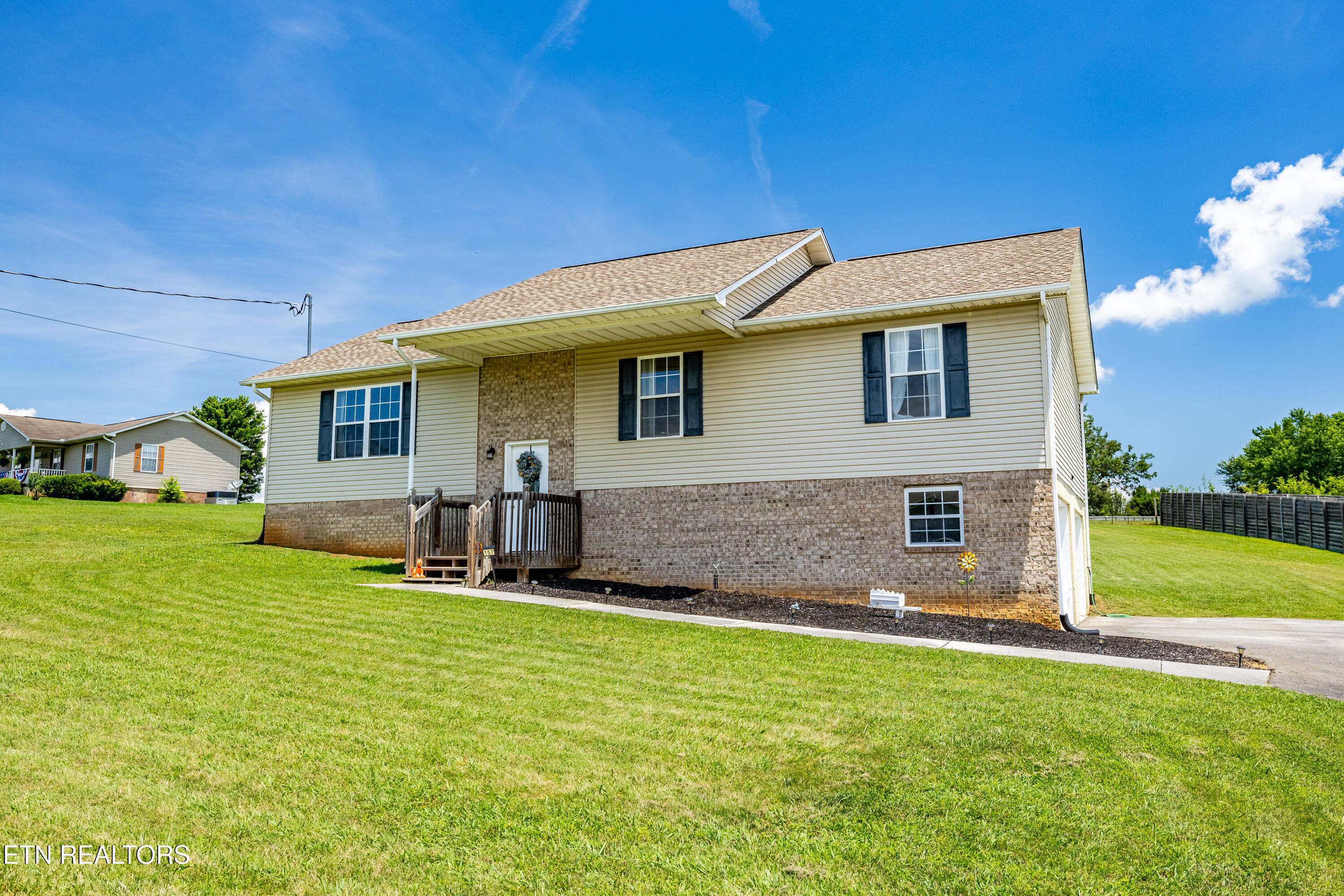 157 Ridgefield Drive Dandridge, TN 37725 - Photo 39 of 54 157RidgefieldDr-6