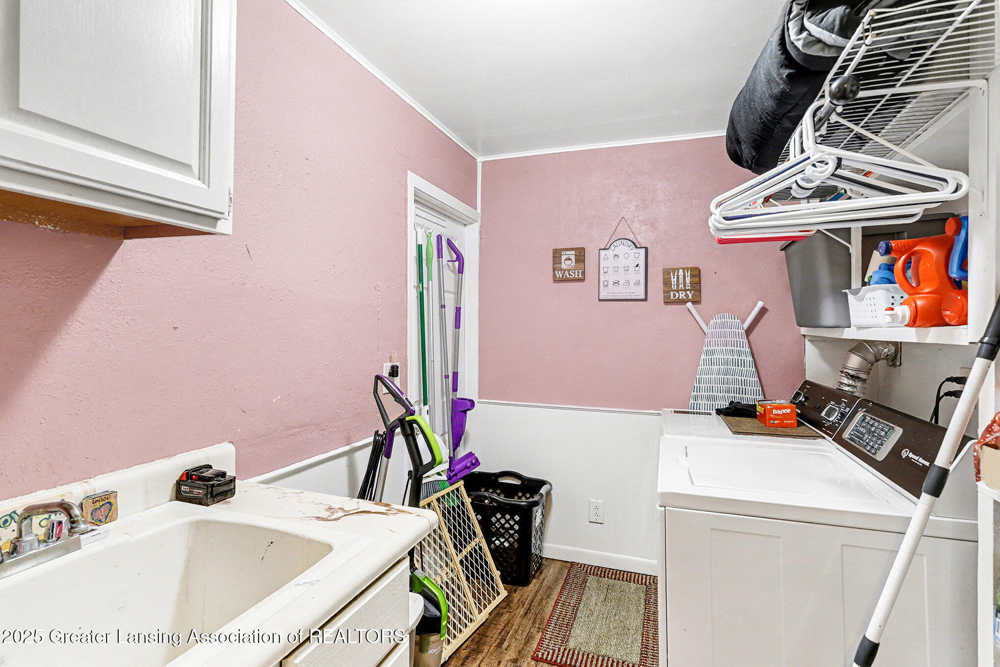 3931 Muma Road Parma, MI 49269 - Photo 12 of 29 Laundry