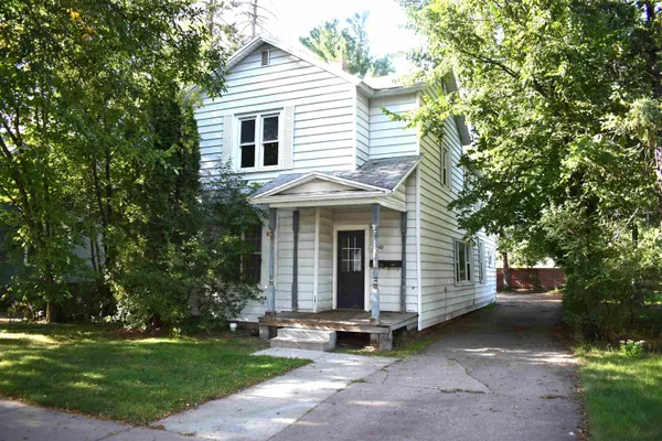$265,000 | 1640 College Avenue, Stevens Point, WI 54481