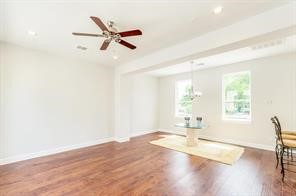 728 Link Road Houston, TX 77009 - Photo 9 of 28 Gallery Image 9