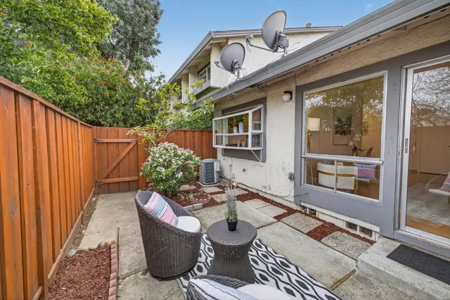 $1,098,000 | 20022 Northcrest Square, Cupertino, CA 95014