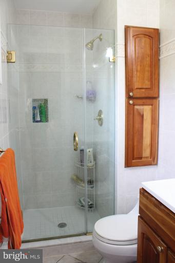 2210 Mark Court Silver Spring, MD 20910 - Photo 8 of 22 Bath (Master)